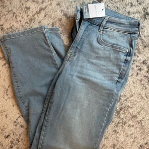 Brand New. Size 8. Nine West Slimming Jeans.